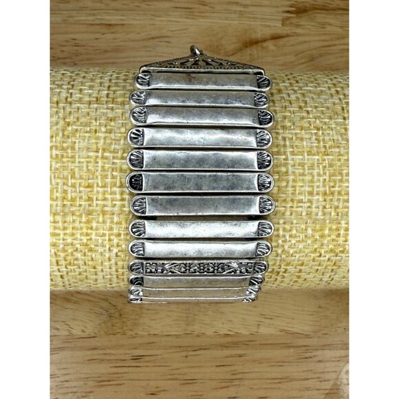 Lucky Brand Silver-Tone Vintage-Inspired Embossed Link Bracelet With Floral Acce - Picture 5 of 9